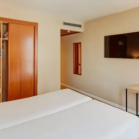 Отель Sercotel Cornella Barcelona 3*