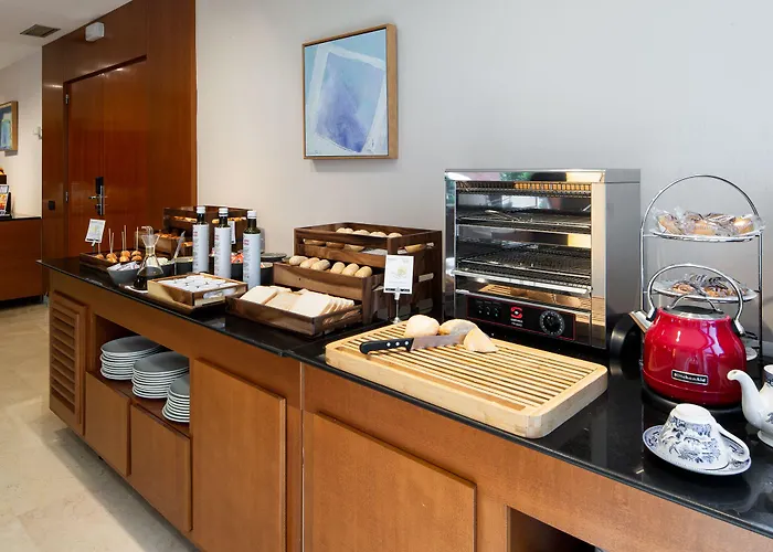 Sercotel Cornella Barcelona ホテル 3*